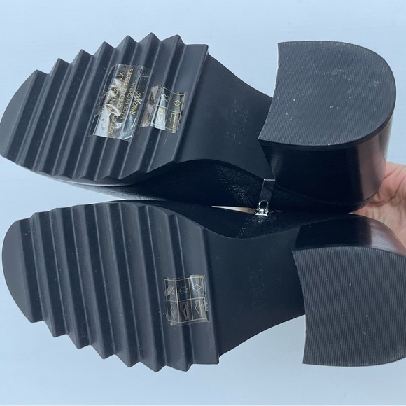 Paige Whitney Shearling Lined Boot in Black NEW - Picture 5 of 9